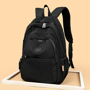 Waterdichte zwarte laptoprugzak met ademende mesh-schouderbanden voor comfort
