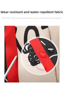 Détail macro du tissu en nylon imperméable avec imprimé bouledogue et rayures rouges