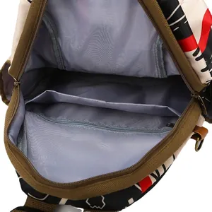 Vue intérieure du sac à dos graffiti coloré avec compartiments et doublure en nylon