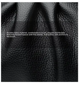 Gros plan du cuir noir grainé montrant une texture résistante et souple au toucher