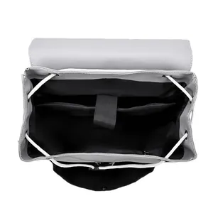 Sac à dos pour ordinateur portable en tissu gris avec compartiment à cordon