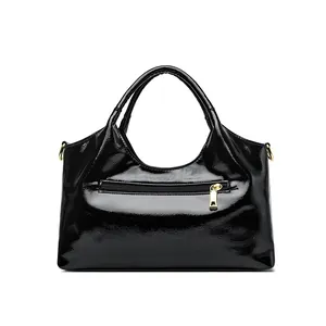 Glänzende schwarze Lackleder-Handtasche für Damen mit goldenen Beschlägen und Reißverschluss