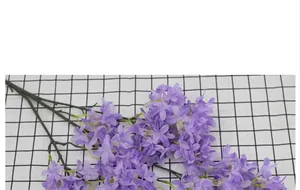 Detailansicht der künstlichen lila Kirschblüte aus hochwertigem Seidenstoff
