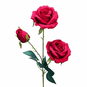Ramo di rose rosse artificiali a 3 teste per decorazione casa e allestimento nozze