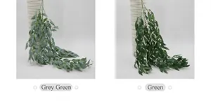 Detailweergave van kunstmatige wilgenranken in de kleuren grijsgroen en groen