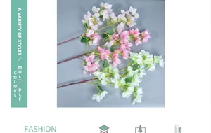 Detailweergave van kunstmatige bougainvillea takken in roze en wit voor decor