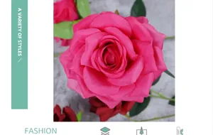 Nahaufnahme künstlicher magenta Seidenrosenblätter mit realistischer Blütenstruktur