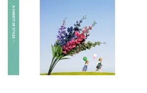 Künstlerische Darstellung riesiger bunter künstlicher Maiglöckchen vor blauem Himmel