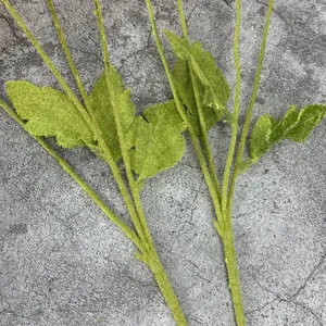 Stelo di papavero artificiale verde con consistenza floccata e foglie seghettate