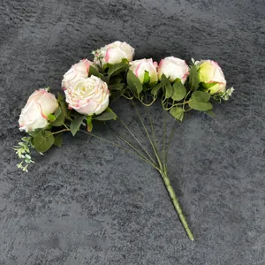 7-köpfiger Rosenstrauß in Cremeweiß-Rosa, 42cm hoch mit 9cm Blütenköpfen