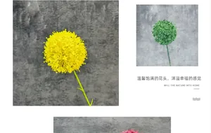 Détail de boules de fleurs de pissenlit artificielles jaunes et vertes aux textures réalistes