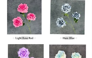 Dettaglio di rose finte in seta a 3 teste nei colori rosa chiaro e blu nebbia
