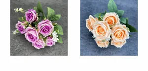 Detalle del ramo de 7 rosas artificiales en telas de seda color púrpura y champán