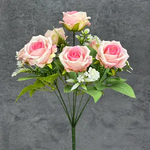 Ramo artificial de rosas rosas con hojas verdes y una altura total de 41 cm