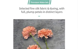 Primer plano de flor de hibisco de seda rosa coral con pétalos de tela multicapa reales