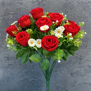 Bouquet artificiale di 10 rose di velluto rosso e margherite bianche alto 46cm per decoro
