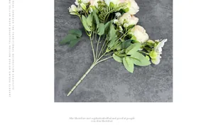 Nahaufnahme von künstlichen rosa Pfingstrosen für Hochzeit und Heimdekoration aus Textil