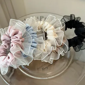 Elegante conjunto de coleteros de malla de organza y satén en varios colores