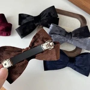 Eleganti fermagli per capelli con fiocco in velluto multicolore e clip metallica di qualità