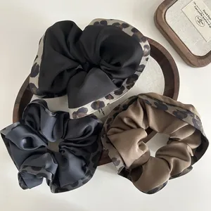 Vintage Leopard Print Edge Satin Scrunchie Large Elastic Hair Ring Retro Elegant Hair Tie Women Fashion Hair Accessories
