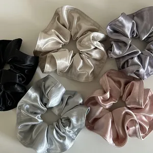 Set di elastici per capelli in raso di seta color champagne e lavanda con lucentezza perlata