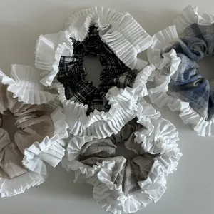Set di elastici per capelli a scacchi con bordo in pizzo plissettato multicolore