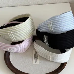Serre-tête Large à Nœud en Tissu Nervuré de Style Coréen avec Patch Brodé et Bordure en Dentelle pour Femme