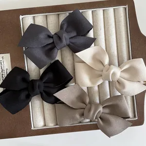 Elegante Fermaglio per Capelli con Fiocco in Raso Stile Francese Forcina in Nastro Grosgrain Copricapo in Tessuto Minimalista per Donna Accessori Quotidiani