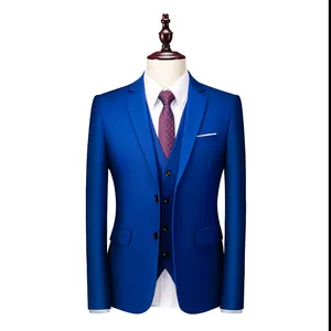 Slim fit driedelig koningsblauw herenpak inclusief gilet en paarse gestippelde das