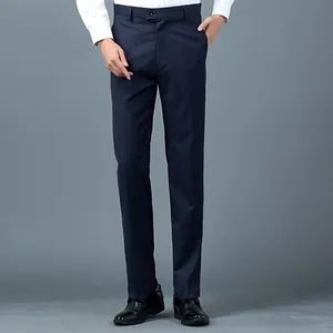 Σκούρο μπλε ανδρικό παντελόνι κοστουμιού slim fit με τσάκιση και κλασικές πλαϊνές τσέπες