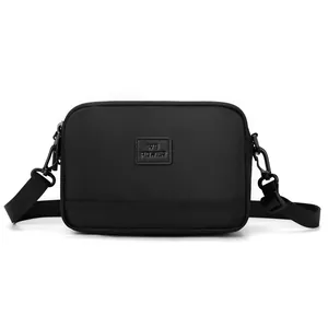 Sac bandoulière de sport en nylon noir pour homme avec bandoulière réglable