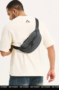 Dunkelgraue funktionale Brusttasche für Herren im Trage-Stil und wasserfester Textur