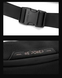 Detailaufnahme des reißfesten Nylons und der WE POWER Schnalle der schwarzen Brusttasche