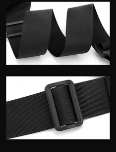 Detail der strapazierfähigen schwarzen Nylon-Gurtband und Kunststoffschnalle für Brusttasche