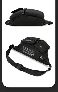 Détail d'un sac banane noir en nylon multi-poches avec sangles réglables et compartiments