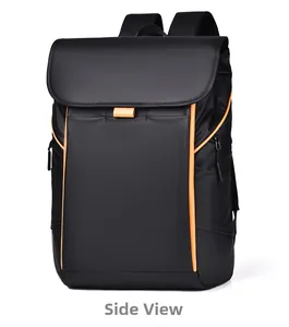 Vue latérale détaillée d'un sac à dos noir pour homme avec passepoil orange et tissu étanche