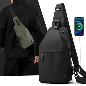 Herren Wasserdichte Nylon Umhängetasche Mit USB-Ladeanschluss Kopfhöreranschluss Funktionelle Brusttasche Für Reisen Sport Casual