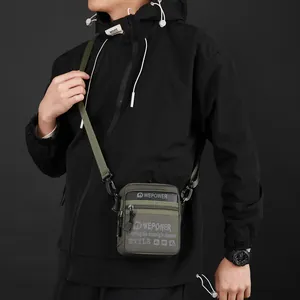 Herren Umhängetasche in Armee-Grün mit mehreren Fächern und breitem Schultergurt Design