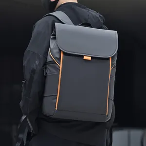 Sac à dos d'affaires pour hommes avec rabat, accents orange et tissu imperméable