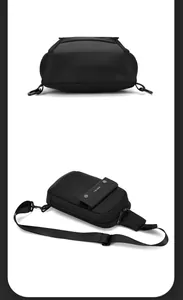 Dettaglio borsa a tracolla nera con trama in nylon e fibbia metallica D.POWER lucida