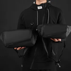 Set di borse a tracolla techwear nere impermeabili con tracolla regolabile e opaca