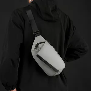 Marsupio sportivo grigio impermeabile con tracolla regolabile e scritta WEPOWER