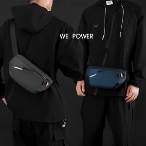 Wasserdichte taktische Brusttasche in Schwarz und Marineblau mit verstellbarem Gurt