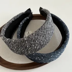 Serre-tête large en tweed élégant noir et bleu marine avec une texture étincelante