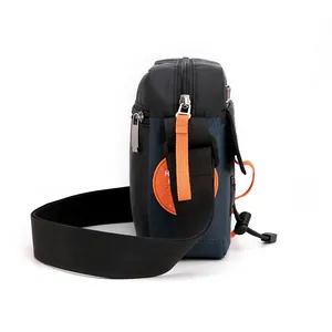 Sac bandoulière étanche en nylon pour hommes avec coutures contrastées et sangle réglable