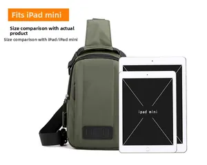 Sac de poitrine en nylon olive montrant la capacité pour un iPad mini et accessoires