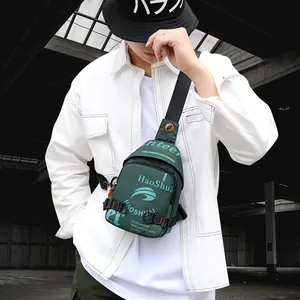 Sac de poitrine homme vert foncé en nylon imperméable avec détails de zip orange vifs