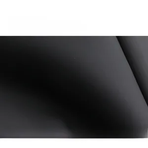 Dettaglio del resistente tessuto in nylon nero opaco con testo NIID X URBANATURE