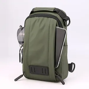 Sac de poitrine multifonctionnel en nylon imperméable vert olive avec sangle noire