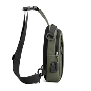 Sac bandoulière homme en nylon imperméable vert olive avec port de charge USB intégré